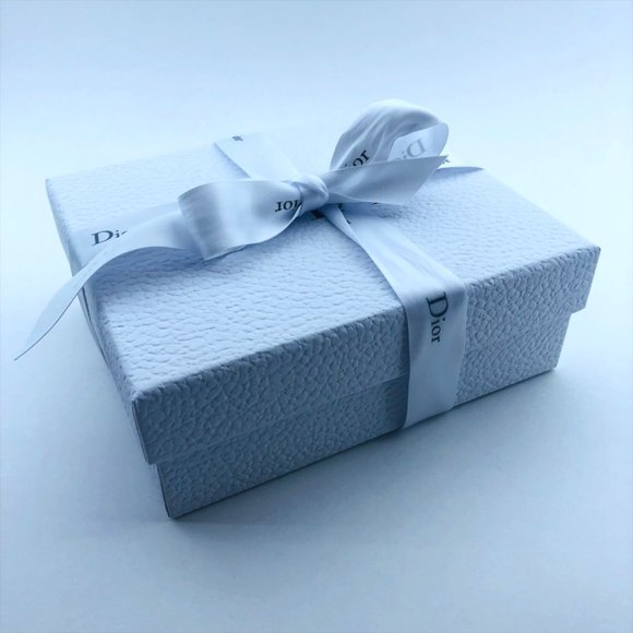 Dior White Gift Box with Ribbon - Picture 3 of 11